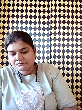 Snapshot of Meenu_tiwari chatting on September 24, 2025, 10:44 am Meenu tiwari online show from September 24, 2025, 10:44 am