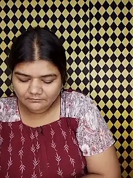 Snapshot of Meenu_tiwari chatting on September 29, 2025, 6:24 pm Meenu tiwari online show from September 29, 2025, 6:24 pm