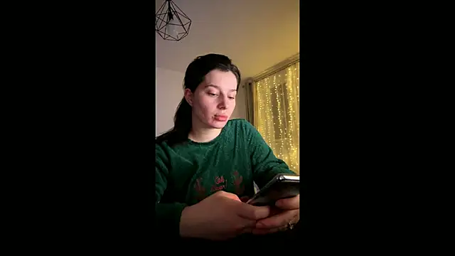 Snapshot of SweetNSteamy chatting on December 23, 2025, 12:22 am SweetNSteamy online show from December 23, 2025, 12:22 am