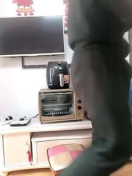 huanhuanaaaaa online show from February 18, 2026, 1:36 am