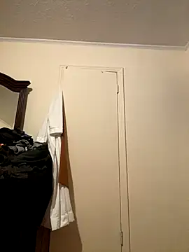 ThickDic28 online show from October 18, 2025, 1:40 am