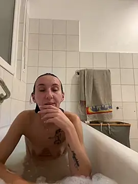 Emilia Mausi online show from October 6, 2025, 7:25 pm