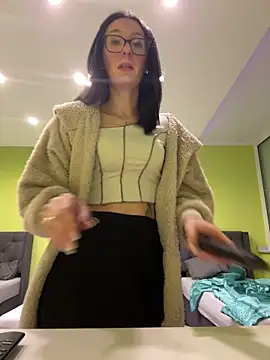 Emilia Mausi online show from February 2, 2026, 7:35 pm