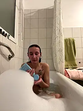 Emilia Mausi online show from December 15, 2025, 8:14 pm