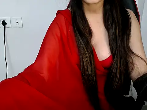 hot-shivi online show from November 4, 2025, 6:11 pm