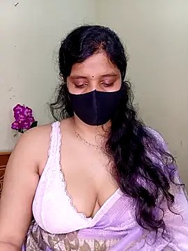 Snapshot of Rose-luckey chatting on May 11, 2026, 2:45 pm Rose-luckey online show from May 11, 2026, 2:45 pm