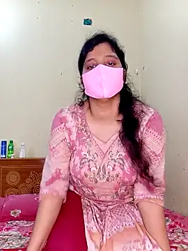 Rose-luckey online show from April 12, 2026, 1:14 pm