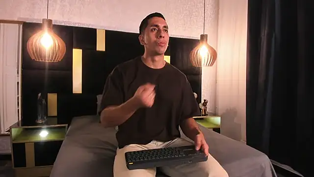 Snapshot of Lucio__Fox chatting on May 2, 2026, 11:48 am Lucio Fox online show from May 2, 2026, 11:48 am