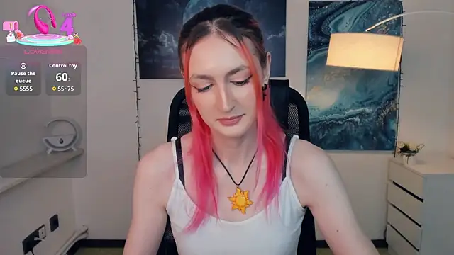 Snapshot of EasterBlink chatting on October 14, 2025, 9:10 am EasterBlink online show from October 14, 2025, 9:10 am