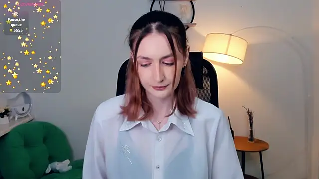 Snapshot of EasterBlink chatting on January 7, 2026, 12:10 pm EasterBlink online show from January 7, 2026, 12:10 pm