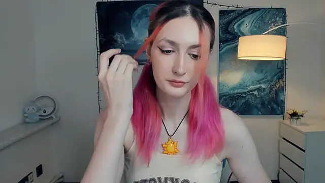 Snapshot of EasterBlink chatting on October 22, 2025, 10:58 am EasterBlink online show from October 22, 2025, 10:58 am