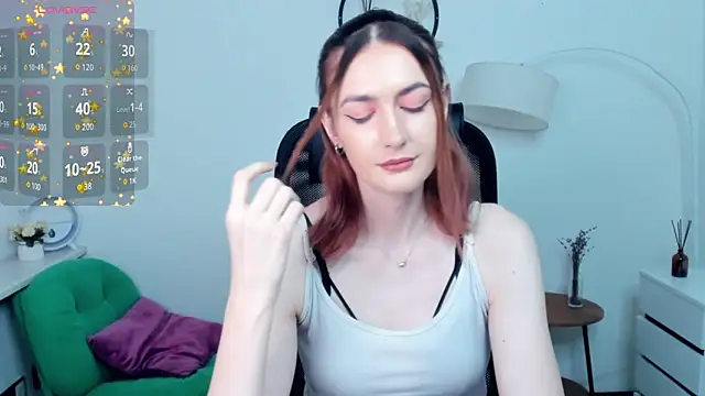 Snapshot of EasterBlink chatting on December 5, 2025, 11:31 am EasterBlink online show from December 5, 2025, 11:31 am