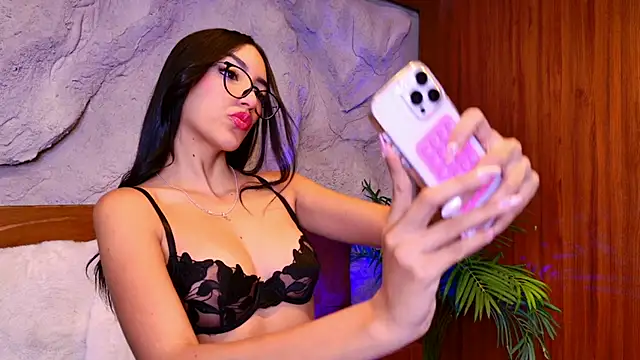 Snapshot of lissafeniix_ chatting on November 5, 2025, 10:07 am lissafeniix online show from November 5, 2025, 10:07 am