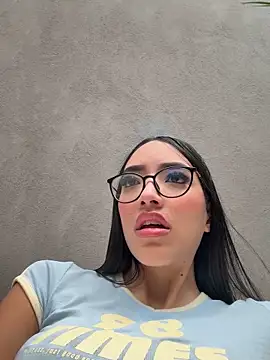 lissafeniix  online show from March 29, 2026, 5:25 pm