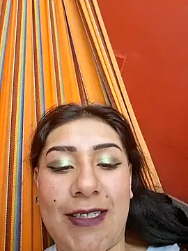 CAROLINE  07 online show from December 19, 2025, 4:31 pm