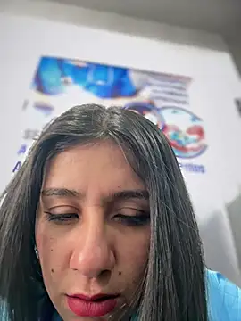 CAROLINE  07 online show from June 2, 2026, 5:57 pm