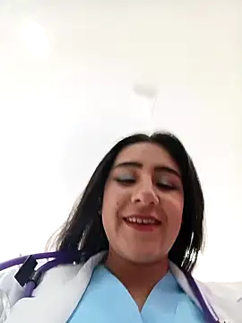 CAROLINE  07 online show from May 12, 2026, 3:07 pm