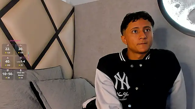  Leohot  online show from September 18, 2025, 3:31 am