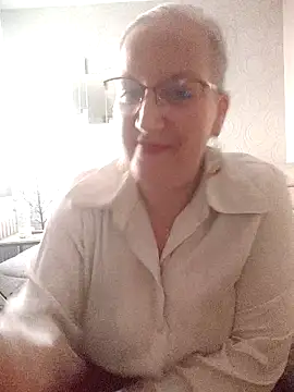 Snapshot of Feelineducentre chatting on November 9, 2025, 3:49 pm Feelineducentre online show from November 9, 2025, 3:49 pm