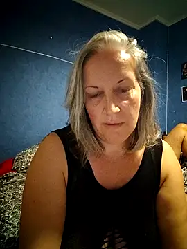 Snapshot of Feelineducentre chatting on September 21, 2025, 8:03 pm Feelineducentre online show from September 21, 2025, 8:03 pm