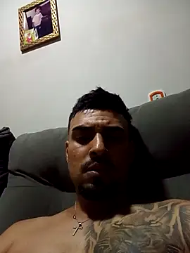 nnyzinho17 online show from December 17, 2025, 9:31 pm