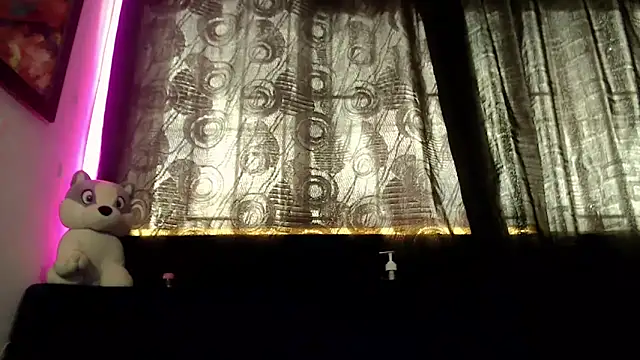 Snapshot of Megan_Gil_ chatting on May 4, 2026, 9:50 pm Megan Gil online show from May 4, 2026, 9:50 pm