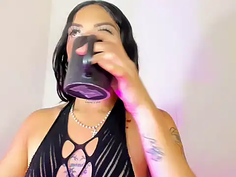 Megan Gil  online show from September 14, 2025, 4:02 am