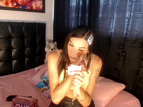 Megan Gil  online show from January 14, 2026, 7:39 pm