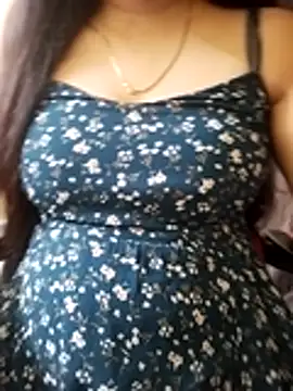 Snapshot of Quinn_Bebo chatting on October 31, 2025, 7:27 am Quinn Bebo online show from October 31, 2025, 7:27 am