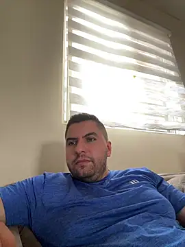 Snapshot of raulgzz4 chatting on May 28, 2026, 4:35 pm raulgzz4 online show from May 28, 2026, 4:35 pm