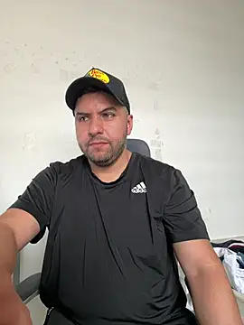 Snapshot of raulgzz4 chatting on July 9, 2026, 6:07 pm raulgzz4 online show from July 9, 2026, 6:07 pm