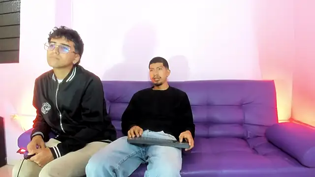 Snapshot of AxelAndJeremy chatting on September 22, 2025, 4:18 am AxelAndJeremy online show from September 22, 2025, 4:18 am