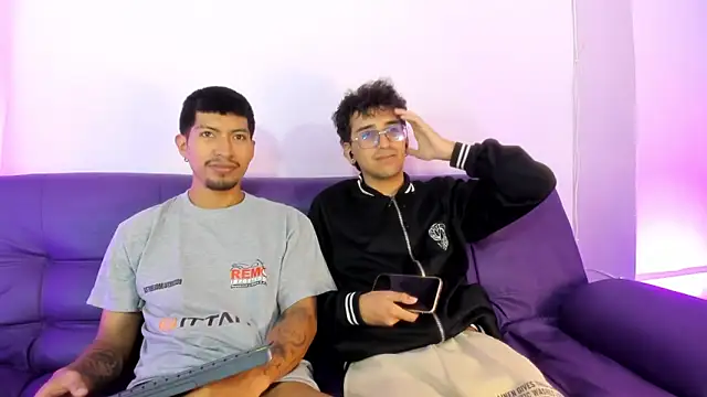 Snapshot of AxelAndJeremy chatting on September 18, 2025, 2:58 am AxelAndJeremy online show from September 18, 2025, 2:58 am