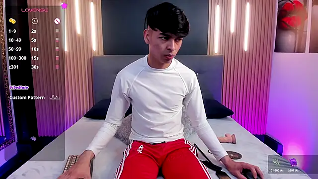 Snapshot of OnlyJos chatting on November 25, 2025, 7:58 pm OnlyJos online show from November 25, 2025, 7:58 pm