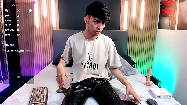 Snapshot of OnlyJos chatting on November 20, 2025, 7:36 pm OnlyJos online show from November 20, 2025, 7:36 pm