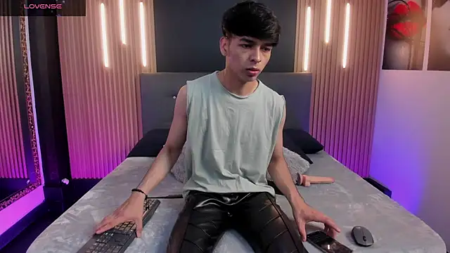 Snapshot of OnlyJos chatting on November 30, 2025, 1:34 pm OnlyJos online show from November 30, 2025, 1:34 pm