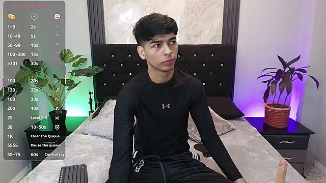 Snapshot of OnlyJos chatting on November 5, 2025, 7:39 pm OnlyJos online show from November 5, 2025, 7:39 pm