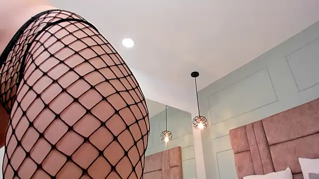 saray marquez online show from October 5, 2025, 1:46 pm