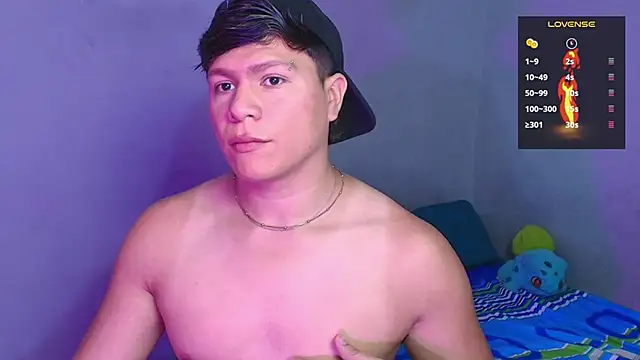 Snapshot of Alejandro_Vt chatting on December 22, 2025, 1:28 am Alejandro Vt online show from December 22, 2025, 1:28 am