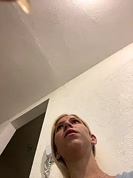 Snapshot of Bruna551 chatting on December 15, 2025, 9:09 pm Bruna551 online show from December 15, 2025, 9:09 pm