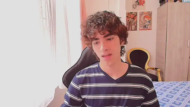 Nude Boy18 online show from October 28, 2025, 5:34 pm