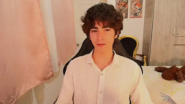 Nude Boy18 online show from October 22, 2025, 11:47 pm