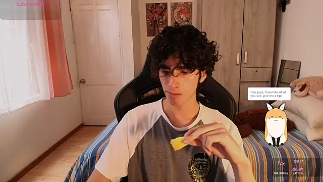 Nude Boy18 online show from April 13, 2026, 6:45 pm