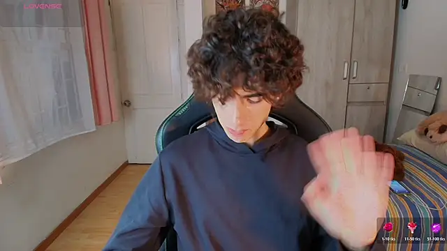 Nude Boy18 online show from November 27, 2025, 10:10 pm