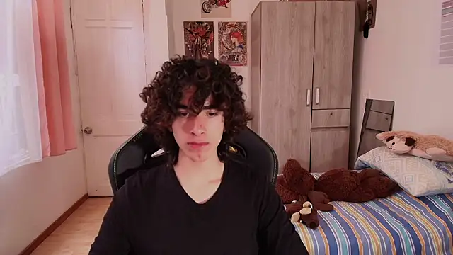 Nude Boy18 online show from March 20, 2026, 9:38 pm