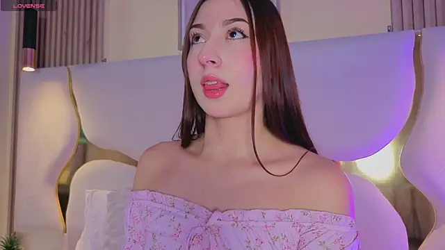 Snapshot of SofiJones_ chatting on January 10, 2026, 12:39 am SofiJones online show from January 10, 2026, 12:39 am