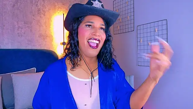 isabellaho1317 online show from October 28, 2025, 8:08 pm