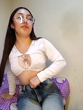 Snapshot of StefaniaFoxx_ chatting on April 19, 2026, 4:35 am StefaniaFoxx online show from April 19, 2026, 4:35 am