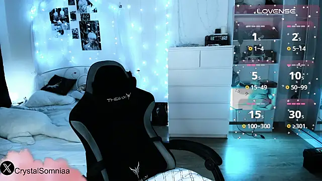 Snapshot of Crystal_somnia chatting on February 12, 2026, 2:50 pm Crystal somnia online show from February 12, 2026, 2:50 pm