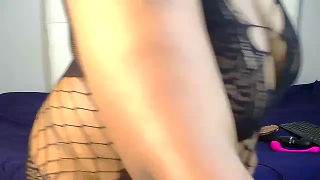 Curvy CumBucket online show from September 23, 2025, 8:21 am